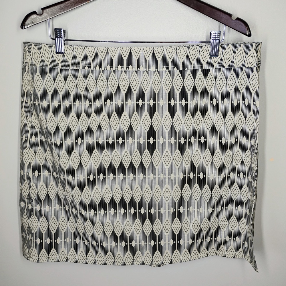 Ripskirt Hawaii Skirt Womens XL‎ Cream Black Geometric Vacation Beach Adjustable